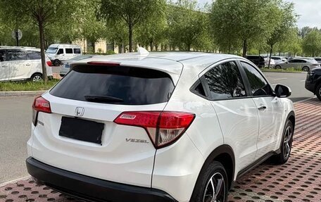 Honda Vezel, 2022 год, 1 230 000 рублей, 6 фотография