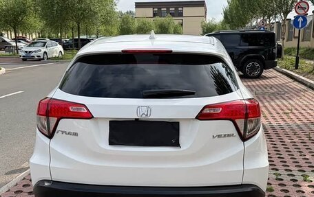 Honda Vezel, 2022 год, 1 230 000 рублей, 5 фотография