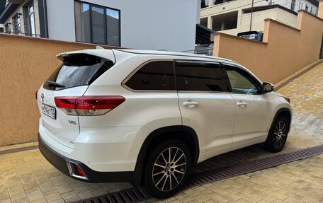 Toyota Highlander III, 2019 год, 3 450 000 рублей, 4 фотография