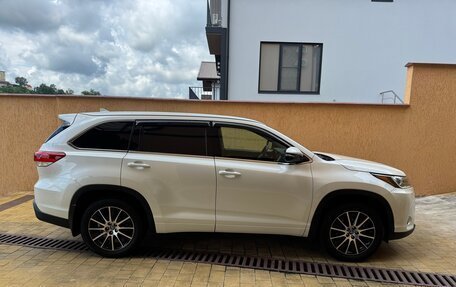 Toyota Highlander III, 2019 год, 3 450 000 рублей, 3 фотография