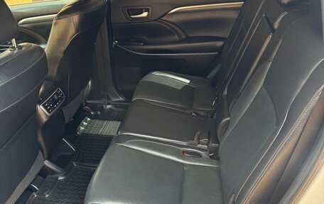 Toyota Highlander III, 2019 год, 3 450 000 рублей, 12 фотография