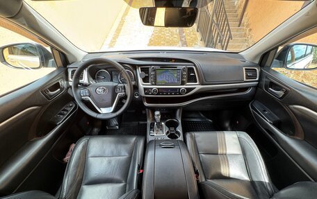 Toyota Highlander III, 2019 год, 3 450 000 рублей, 11 фотография