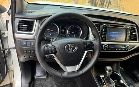 Toyota Highlander III, 2019 год, 3 450 000 рублей, 10 фотография