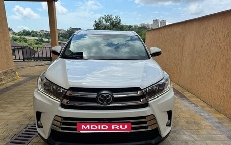 Toyota Highlander III, 2019 год, 3 450 000 рублей, 8 фотография