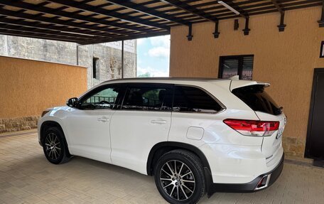 Toyota Highlander III, 2019 год, 3 450 000 рублей, 27 фотография