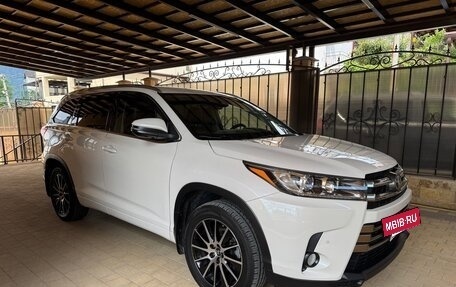 Toyota Highlander III, 2019 год, 3 450 000 рублей, 24 фотография