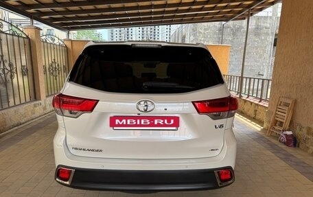 Toyota Highlander III, 2019 год, 3 450 000 рублей, 21 фотография