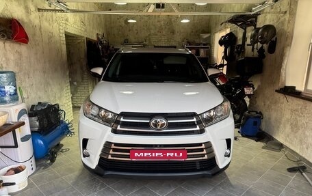 Toyota Highlander III, 2019 год, 3 450 000 рублей, 29 фотография