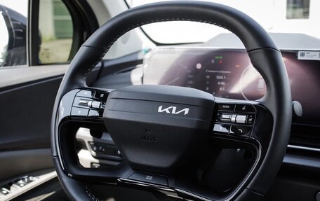 KIA Carnival, 2025 год, 5 650 000 рублей, 19 фотография