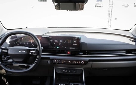 KIA Carnival, 2025 год, 5 650 000 рублей, 18 фотография