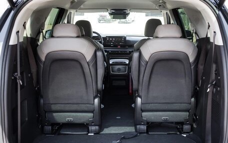 KIA Carnival, 2025 год, 5 650 000 рублей, 27 фотография