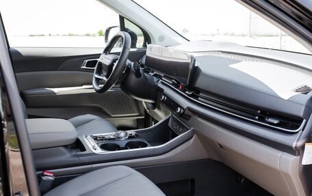 KIA Carnival, 2025 год, 5 650 000 рублей, 29 фотография