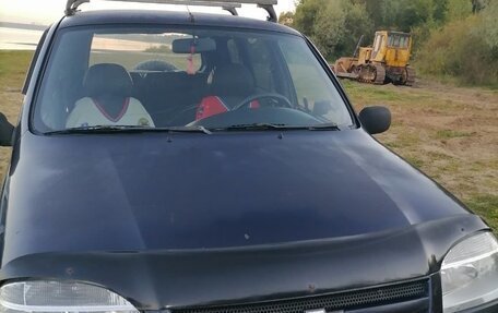 Chevrolet Niva I рестайлинг, 2004 год, 155 000 рублей, 3 фотография