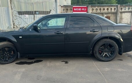 Chrysler 300C II, 2004 год, 760 000 рублей, 2 фотография