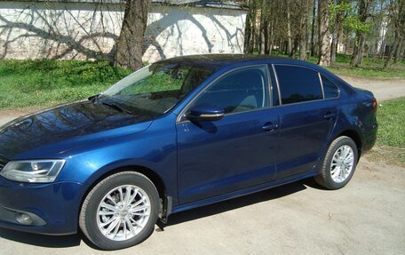 Volkswagen Jetta VI, 2012 год, 1 085 000 рублей, 2 фотография