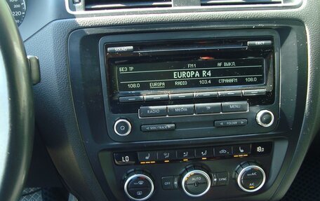 Volkswagen Jetta VI, 2012 год, 1 085 000 рублей, 15 фотография