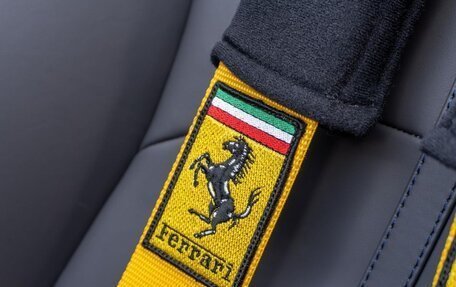 Ferrari Monza SP, 2022 год, 372 000 000 рублей, 17 фотография