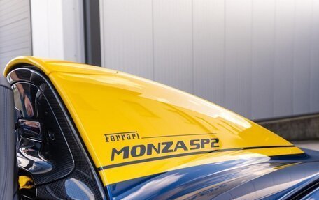 Ferrari Monza SP, 2022 год, 372 000 000 рублей, 29 фотография