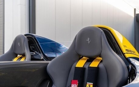 Ferrari Monza SP, 2022 год, 372 000 000 рублей, 23 фотография