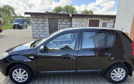 Renault Sandero I, 2013 год, 650 000 рублей, 2 фотография