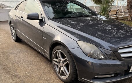 Mercedes-Benz E-Класс, 2011 год, 1 300 000 рублей, 2 фотография