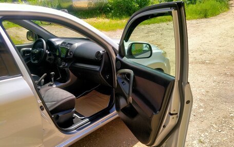 Toyota RAV4, 2011 год, 1 370 000 рублей, 8 фотография