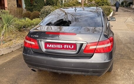 Mercedes-Benz E-Класс, 2011 год, 1 300 000 рублей, 3 фотография