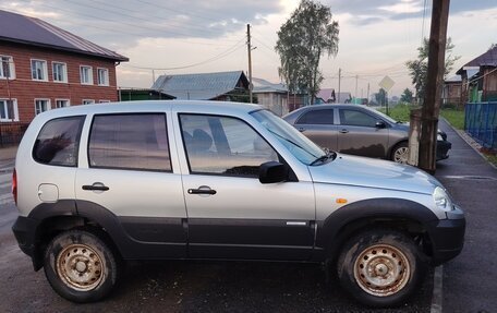 Chevrolet Niva I рестайлинг, 2010 год, 400 000 рублей, 4 фотография