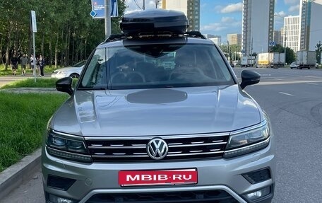 Volkswagen Tiguan II, 2019 год, 2 800 000 рублей, 2 фотография