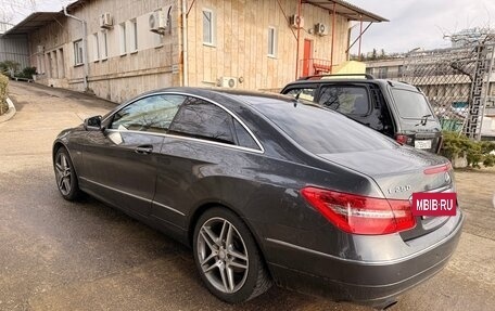 Mercedes-Benz E-Класс, 2011 год, 1 300 000 рублей, 5 фотография