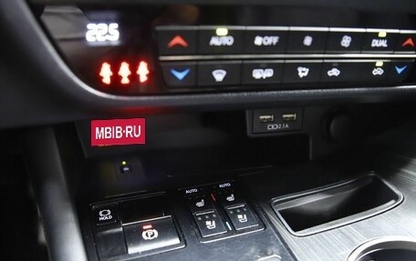 Lexus RX IV рестайлинг, 2020 год, 4 890 000 рублей, 20 фотография