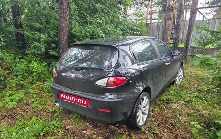 Alfa Romeo 147 I рестайлинг, 2004 год, 800 000 рублей, 3 фотография