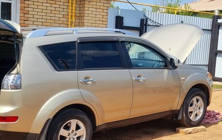 Mitsubishi Outlander III рестайлинг 3, 2008 год, 1 080 000 рублей, 9 фотография