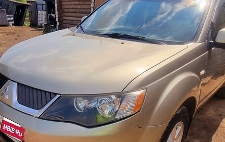 Mitsubishi Outlander III рестайлинг 3, 2008 год, 1 080 000 рублей, 3 фотография