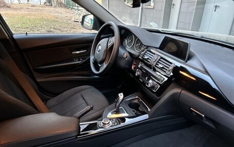 BMW 3 серия, 2017 год, 1 745 000 рублей, 15 фотография