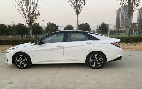 Hyundai Elantra, 2021 год, 2 000 000 рублей, 4 фотография