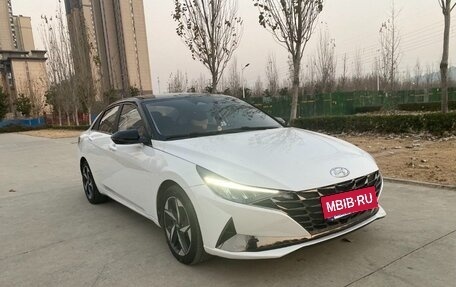 Hyundai Elantra, 2021 год, 2 000 000 рублей, 2 фотография