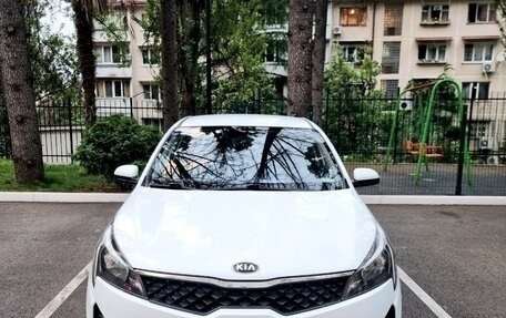 KIA Rio IV, 2020 год, 900 000 рублей, 3 фотография