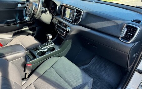 KIA Sportage IV рестайлинг, 2017 год, 2 400 000 рублей, 13 фотография