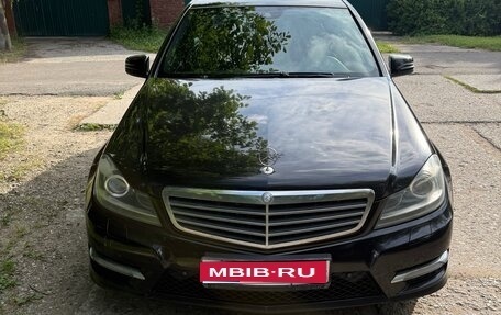 Mercedes-Benz C-Класс, 2011 год, 1 400 000 рублей, 1 фотография