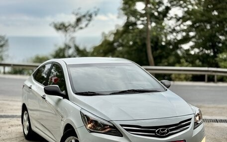 Hyundai Solaris II рестайлинг, 2015 год, 1 090 000 рублей, 1 фотография