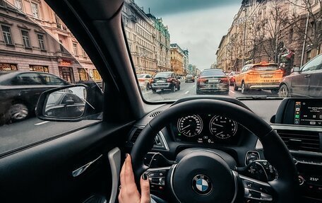 BMW 1 серия, 2018 год, 1 800 000 рублей, 21 фотография