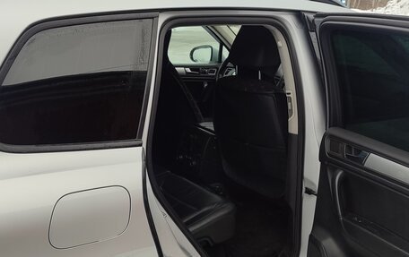 Volkswagen Touareg III, 2011 год, 1 400 000 рублей, 3 фотография