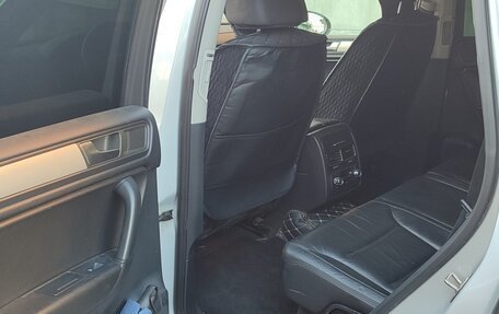 Volkswagen Touareg III, 2011 год, 1 400 000 рублей, 8 фотография