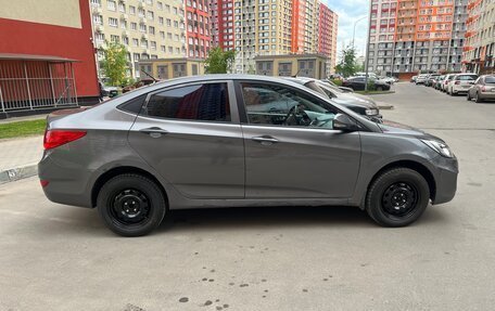 Hyundai Solaris II рестайлинг, 2010 год, 550 000 рублей, 4 фотография