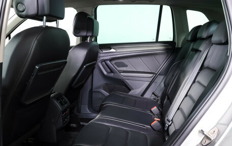 Volkswagen Tiguan II, 2020 год, 2 100 000 рублей, 12 фотография