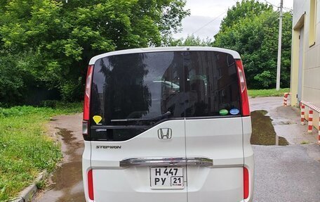Honda Stepwgn IV, 2016 год, 1 700 000 рублей, 3 фотография
