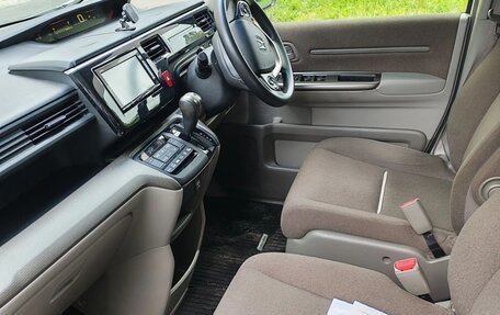 Honda Stepwgn IV, 2016 год, 1 700 000 рублей, 13 фотография