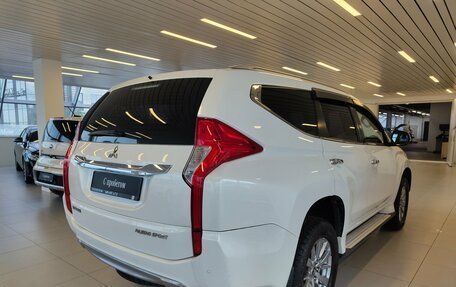 Mitsubishi Pajero Sport III рестайлинг, 2017 год, 2 700 000 рублей, 2 фотография