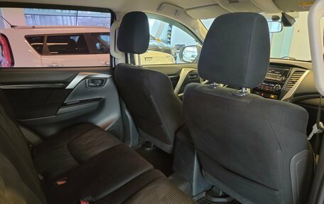 Mitsubishi Pajero Sport III рестайлинг, 2017 год, 2 700 000 рублей, 8 фотография
